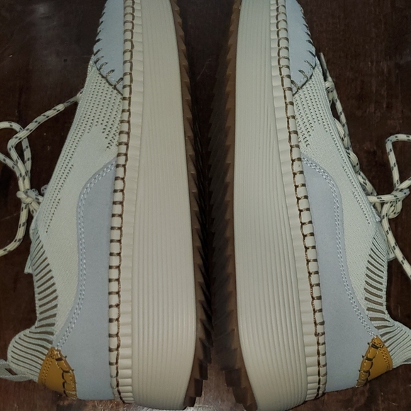 Steve Madden Cream and Tan & Grey Women's Sneakers. Size 6 - Picture 3 of 9